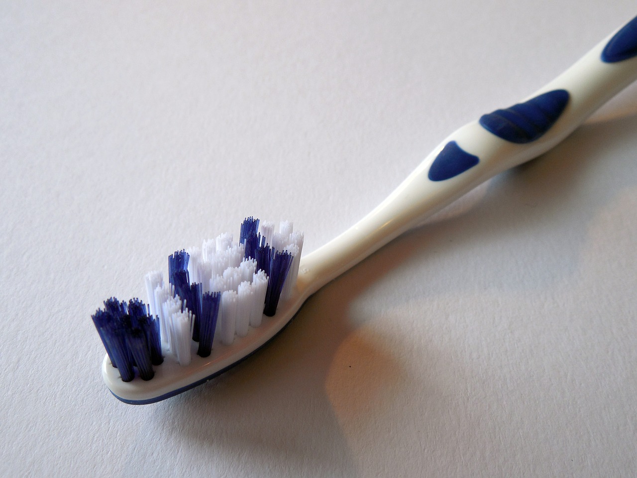 下がった歯茎を直すのに向いている歯ブラシの選び方とは？